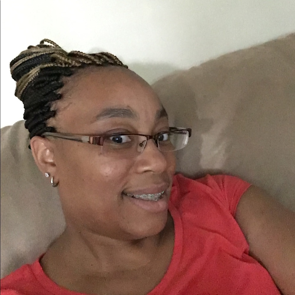 Meet your Posher, Sharon